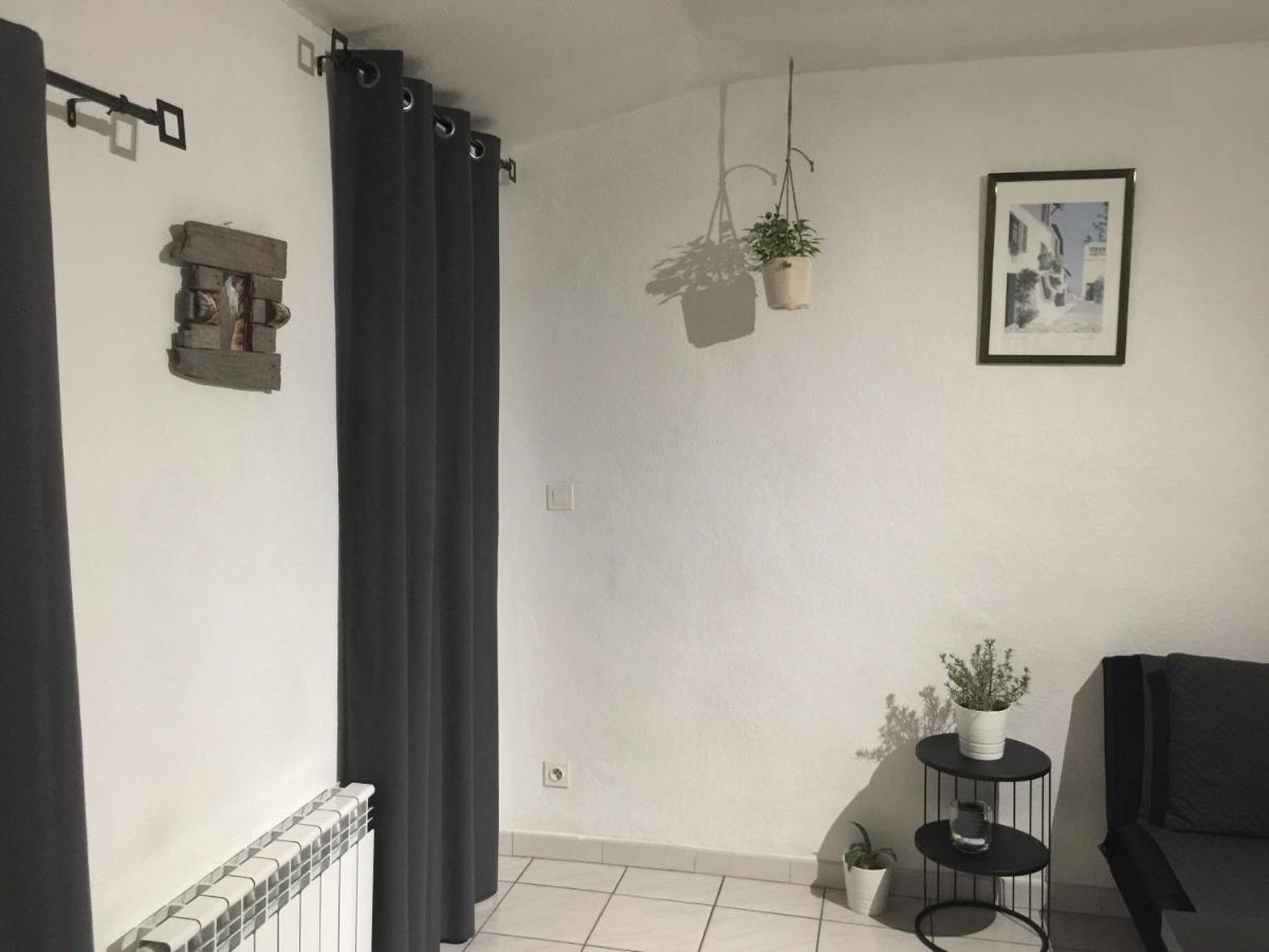T2 Avec Terrasse, Clim , Box Fibre Apartamento Vedène Exterior foto